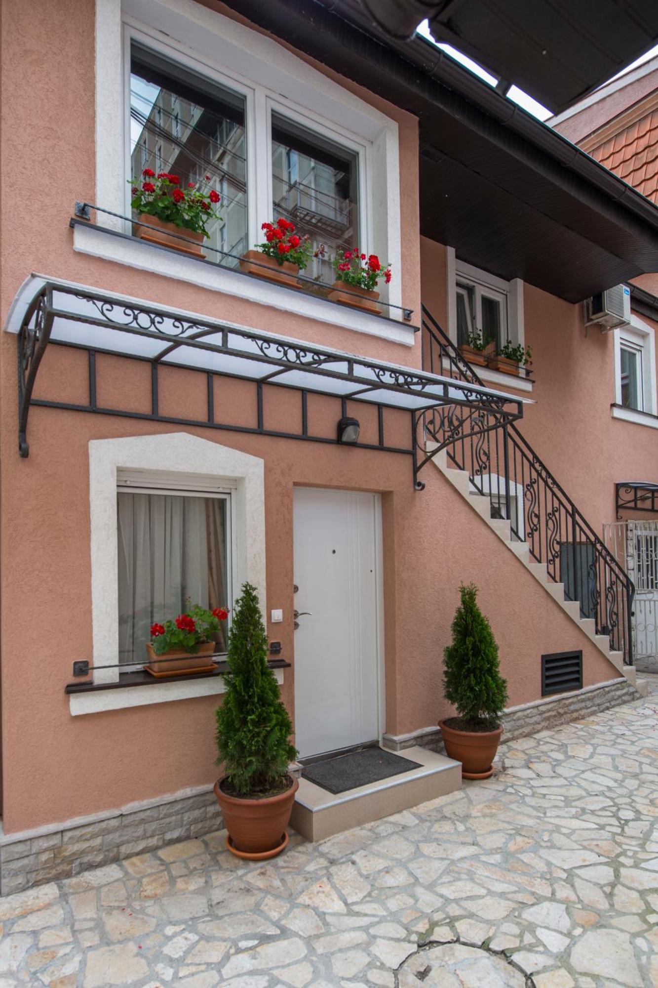 Apartments Jevtic Белград Екстериор снимка
